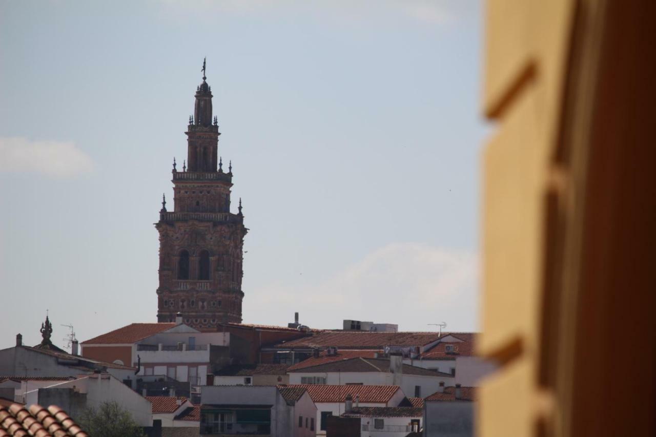 Apartamento Plaza De Toros Jerez De Los Caballeros Esterno foto