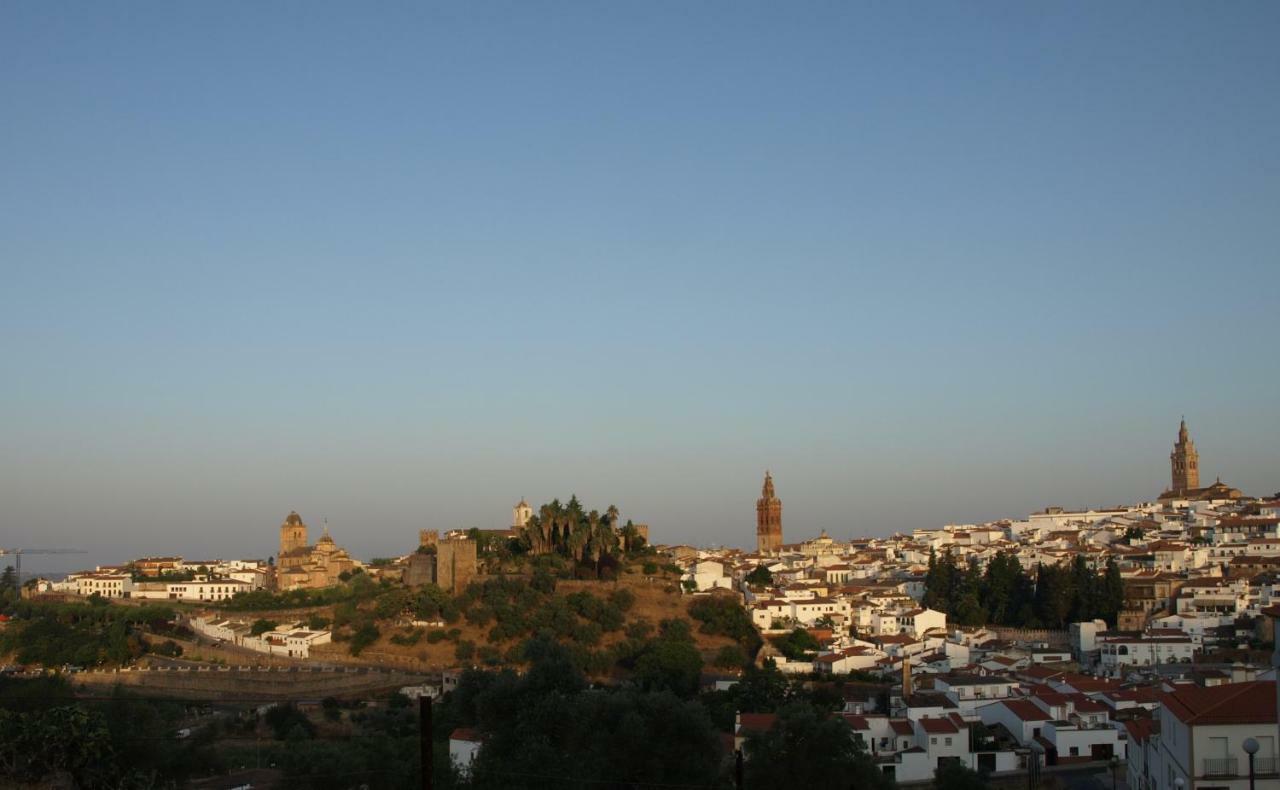 Apartamento Plaza De Toros Jerez De Los Caballeros Esterno foto